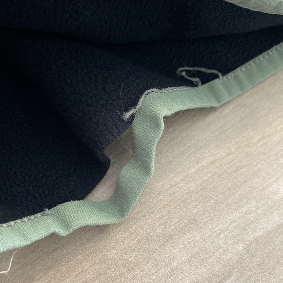 Boys Under Armour Black Hoodie/Pullover with Camo Athlete Graphic - Picture 8 of 10